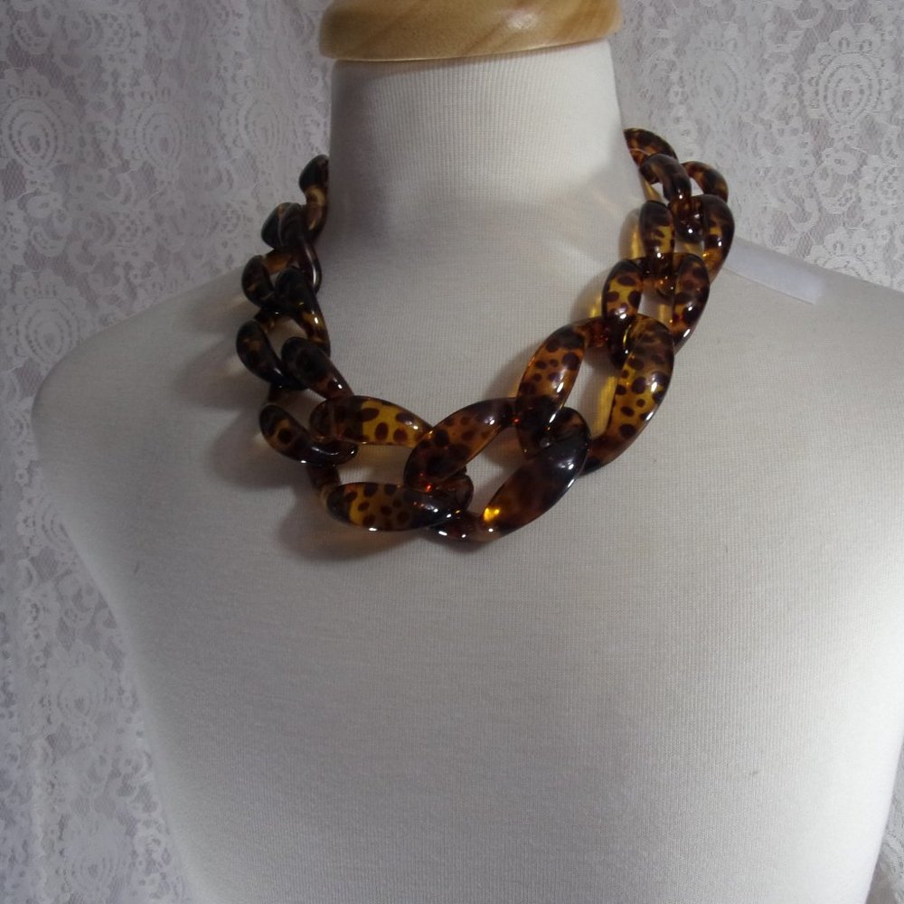 Chunky Necklace Leopard Tortoise